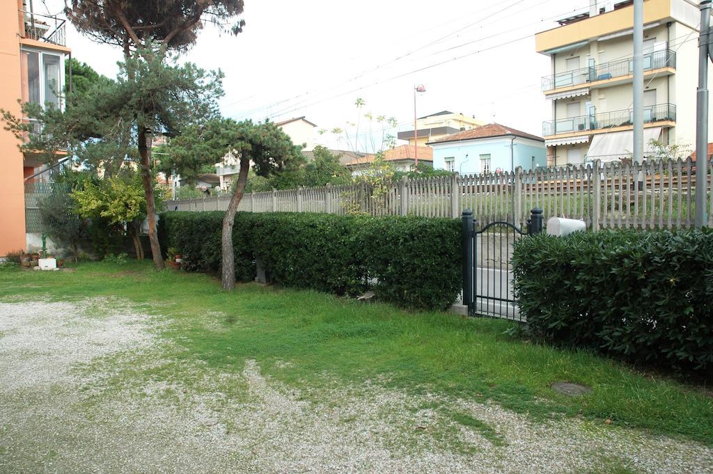 Villa Linda Affittacamere Bellaria-Igea Marina Eksteriør bilde